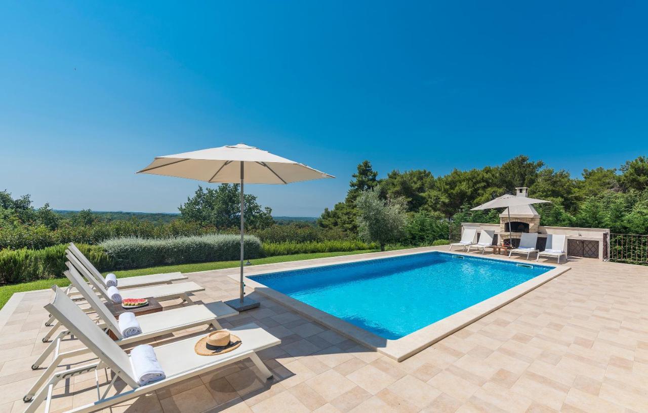 Villa Sterpazzi - Near Porec With Sea View, Private Jacuzzi, Sauna And Pool Višnjan Extérieur photo