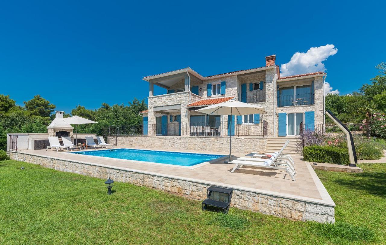 Villa Sterpazzi - Near Porec With Sea View, Private Jacuzzi, Sauna And Pool Višnjan Extérieur photo