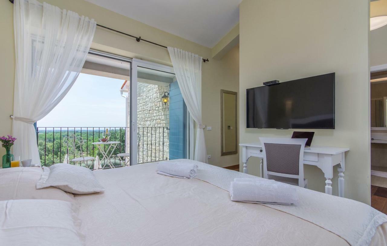 Villa Sterpazzi - Near Porec With Sea View, Private Jacuzzi, Sauna And Pool Višnjan Extérieur photo
